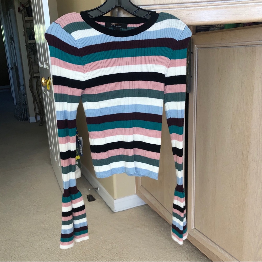 Forever 21 Bell Shaped Sleeves top
